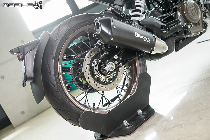 【採訪】Husqvarna 安東貿易正式代理!Svartpilen 401 & Vitpilen 401 新價上市!701 Supermoto 同步登場!