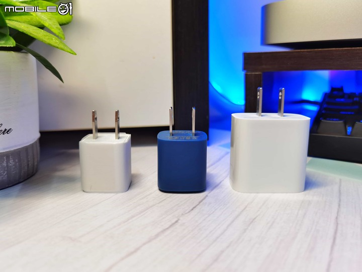 [文長圖多] iPhone充電器怎麼選？IDMIX PD快充充電套裝開箱，iPhone 12專屬配件