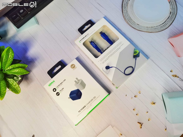 [文長圖多] iPhone充電器怎麼選？IDMIX PD快充充電套裝開箱，iPhone 12專屬配件