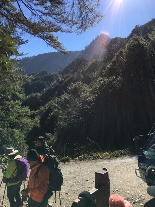 「坐車比爬山還累的百岳」-郡大山