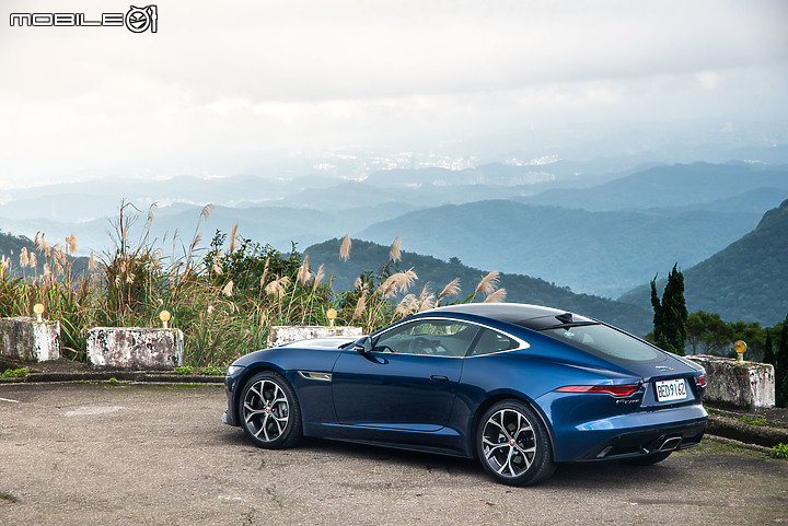 Jaguar 小改款 F-Type P300 R-Dynamic 試駕|美型依舊,2.0T動力表現恰到好處!