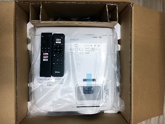 [體驗分享] EPSON EH-TW5700 一個替代家中電視還可以促進親子互動的好選擇!