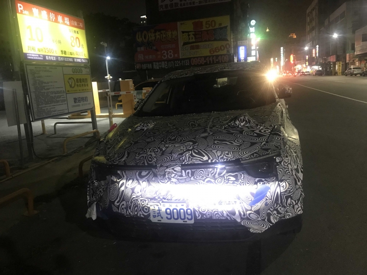 在路邊看到試車牌包的跟肉粽一樣
