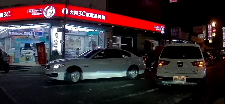 請CRV5車主分享LED近燈切線