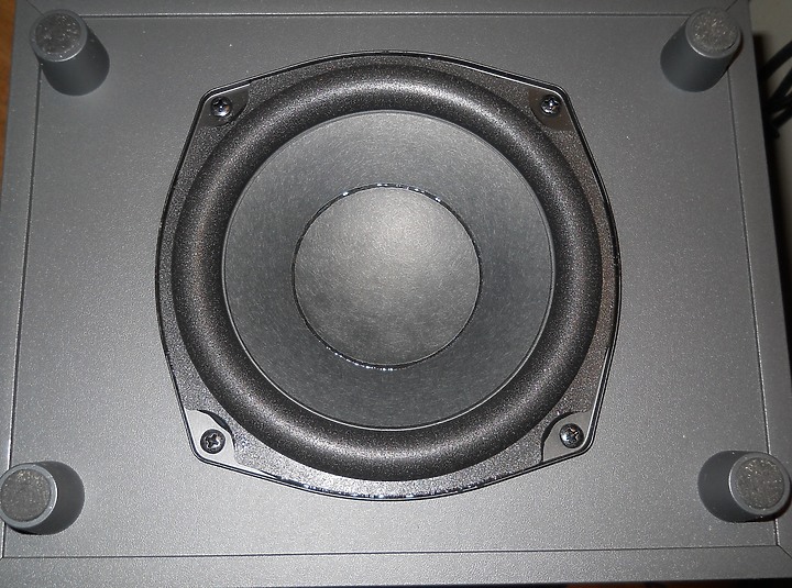 【最末尾再聽一首西洋歌】。 Logitech Z407新款2.1喇叭【開箱】 羅技 中堅級新氣象作品
