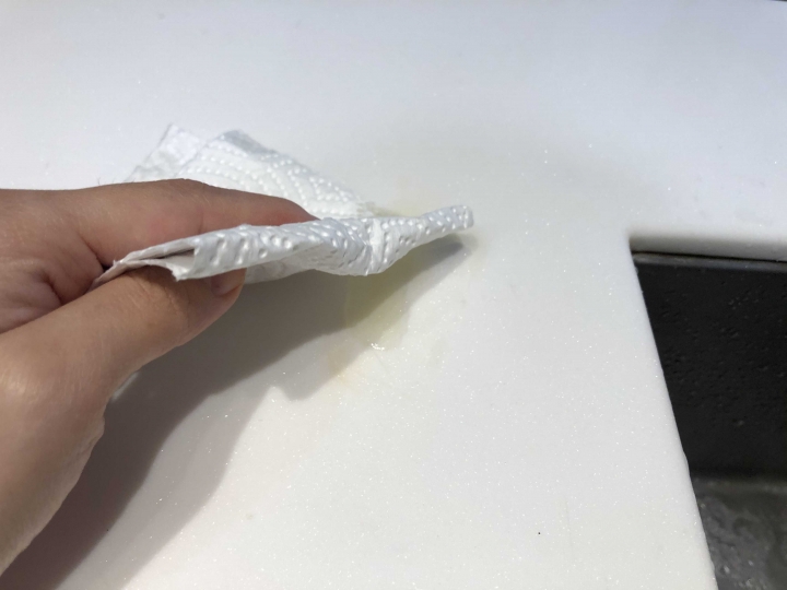 廚房人造石檯面吃色處理
