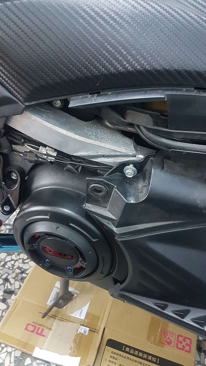 點我看大圖 飛樂 M98 主機防水行車紀錄器 開箱+ TMAX DIY拆裝分享 圖多慎入...