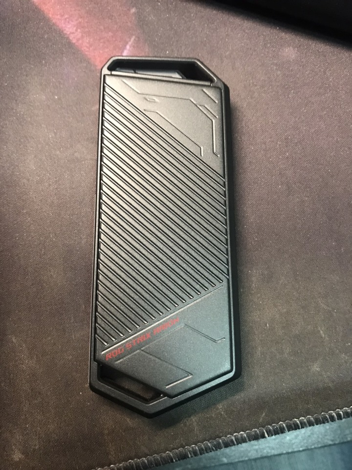 ROG Strix Arion M.2 NVME SSD 外接盒