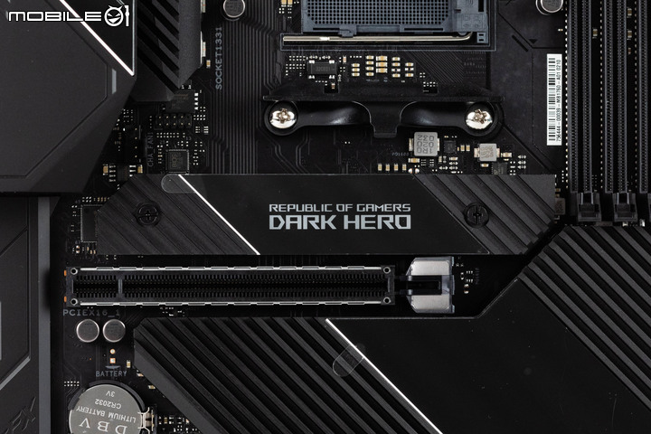 ROG X570 CROSSHAIR VIII Dark Hero 主機板實測 靜音低調的高效能 X570 平台選擇