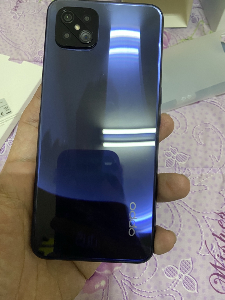 開箱老爸的OPPO Reno4 Z
