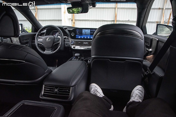 Lexus小改款LS500h旗艦版試駕|科技、工藝同步進化,日式奢華再次完整體現!