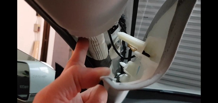 Tesla Model 3 行車記錄器如何安全的走線過A柱