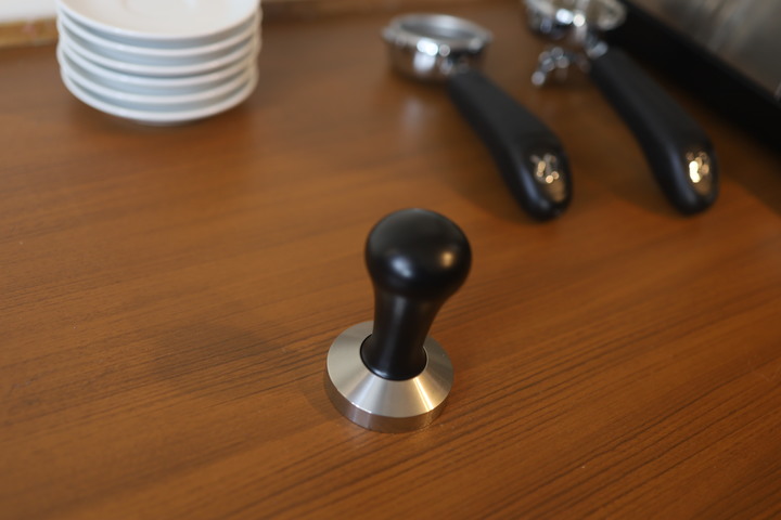 [開箱]Rancilio silvia pro 與 Eureka Atom Specialty 75 新手簡單開箱。