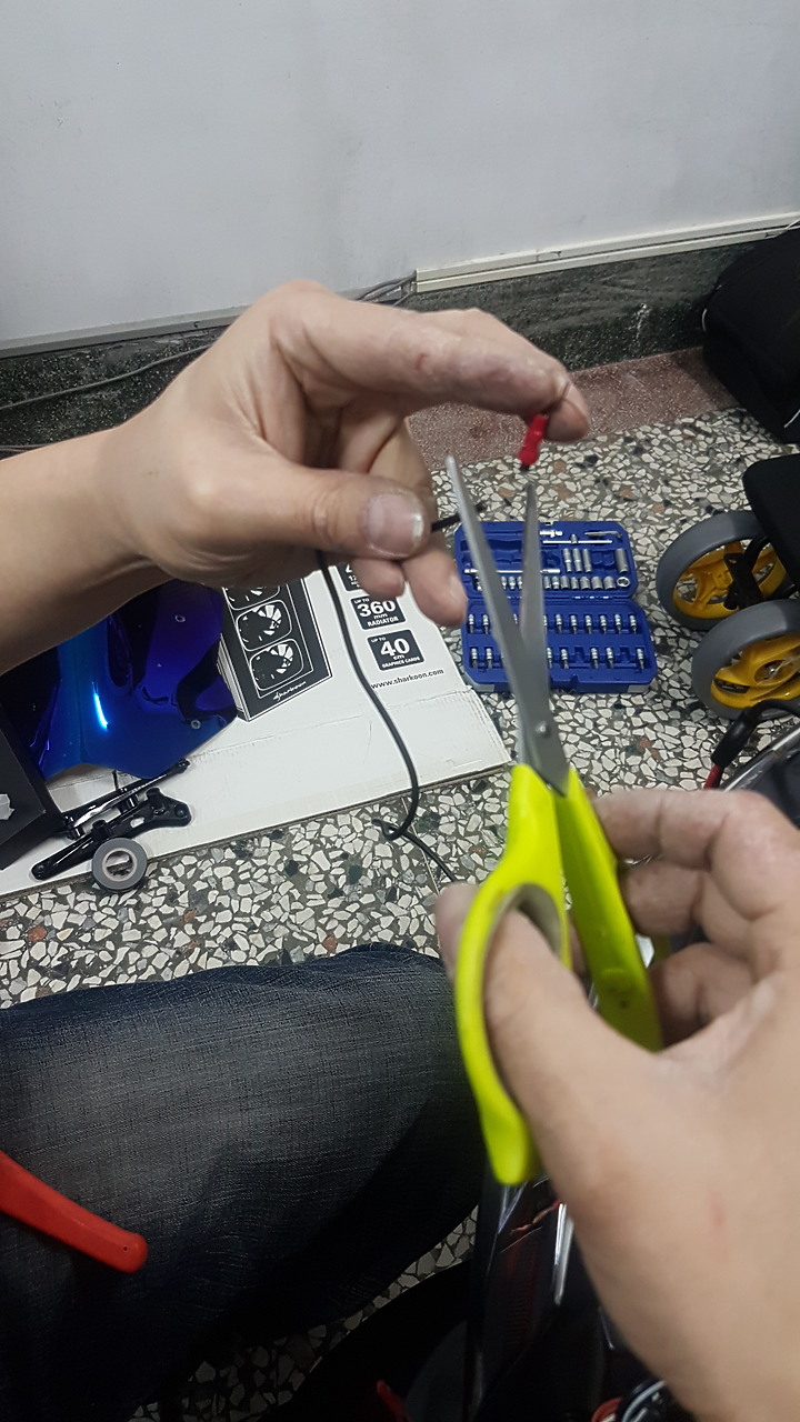 點我看大圖 飛樂 M98 主機防水行車紀錄器 開箱+ TMAX DIY拆裝分享 圖多慎入...