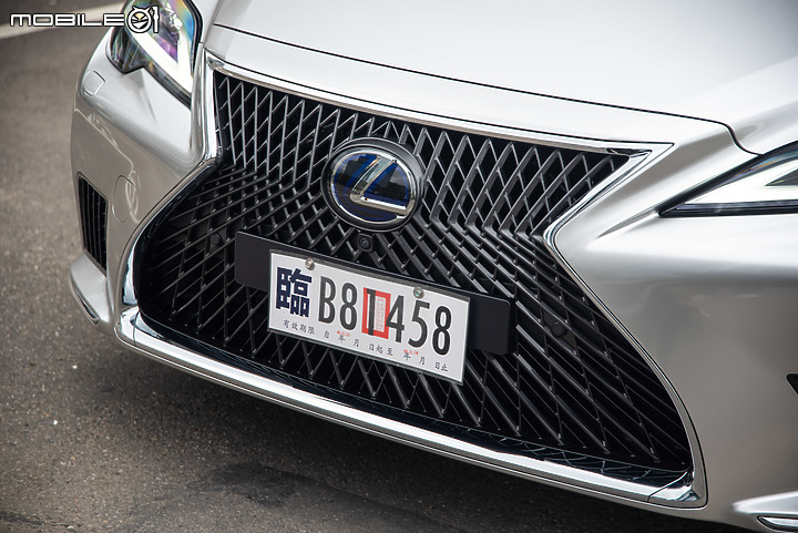 Lexus小改款LS500h旗艦版試駕|科技、工藝同步進化,日式奢華再次完整體現!