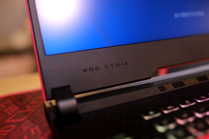 安太歲不如安太座-電馭粉G512開箱