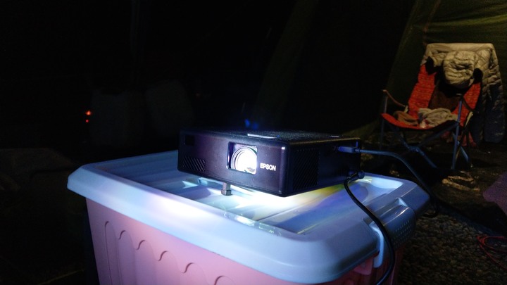 Epson EF- 11全球最小的3LCD 雷射投影機 試用心得