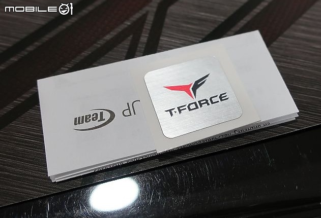 點我看大圖 APU 4000 也適用 AMD 優化版 T-Force DARK Z 阿法α 簡單開箱