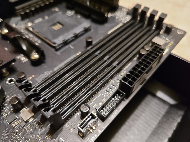 [開箱] ROG STRIX B550-E GAMING 能越級打怪的次旗艦主板