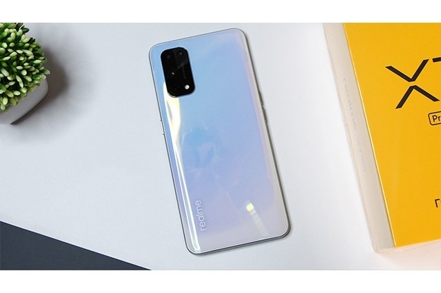 REALME X7 PRO 開箱！全台第一支 5G雙卡機，120Hz更新率、50W快充 一小時不到就滿電！