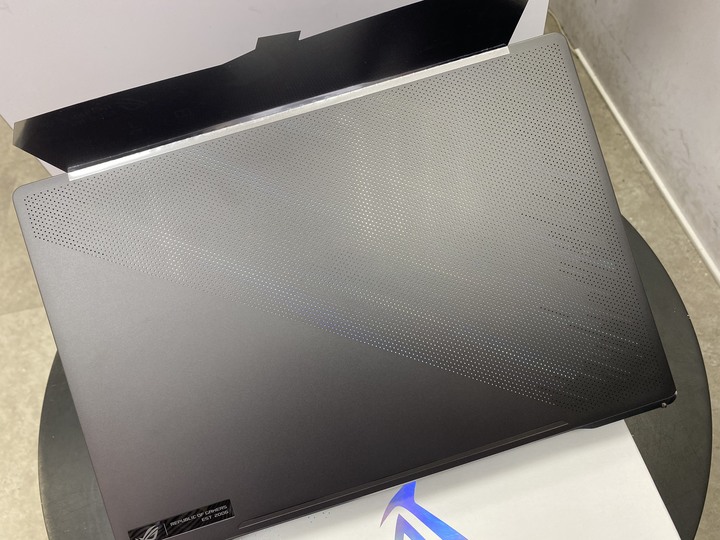 2021年份 ROG Zephyrus G15 (GA503QR-0022E5900HS) 日蝕灰 開箱