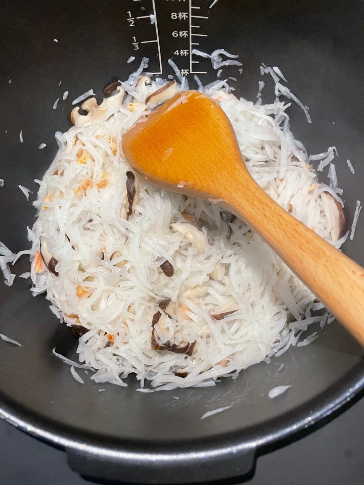 除夕年夜菜試作分享-蘿蔔糕、櫻花蝦米糕、長年菜雞湯