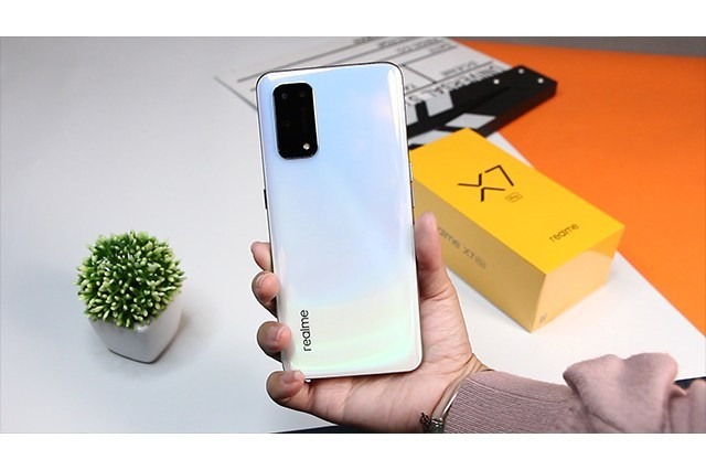 REALME X7 PRO 開箱！全台第一支 5G雙卡機，120Hz更新率、50W快充 一小時不到就滿電！