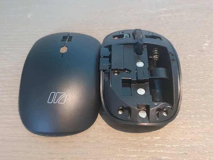 文書用高CP靜音鼠 irocks m26r開箱