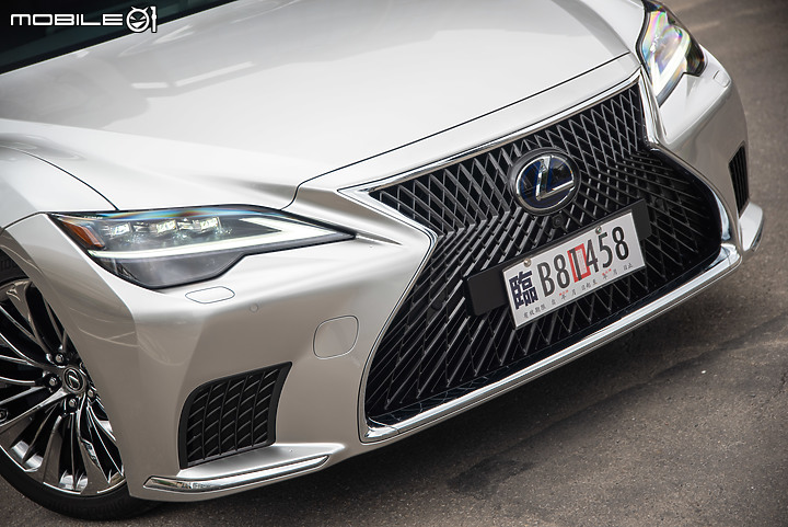 Lexus小改款LS500h旗艦版試駕|科技、工藝同步進化,日式奢華再次完整體現!