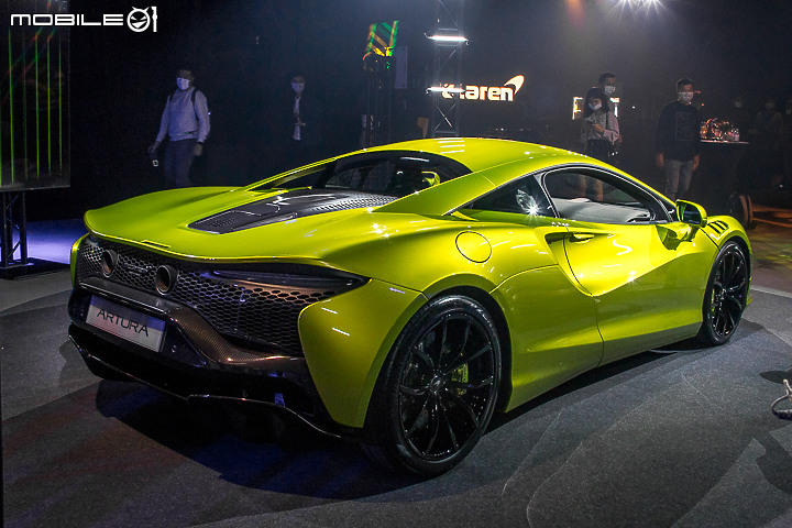 【國內新訊】McLaren 最新油電超跑「Artura」現身國內,1280萬元起展開接單!
