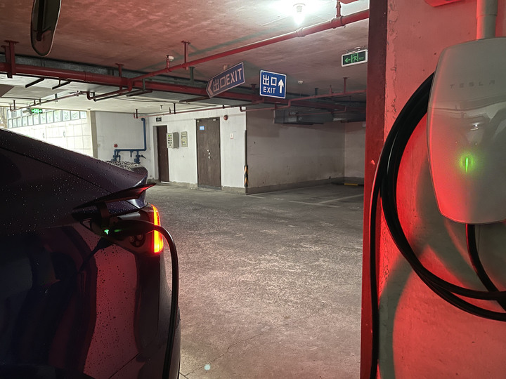 分享下在上海Tesla model Y提车和使用
