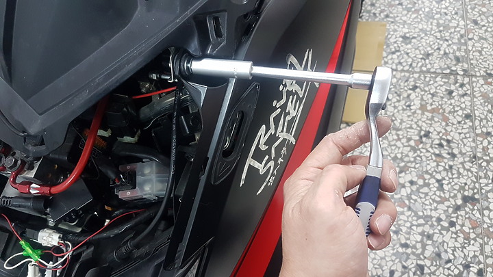點我看大圖 飛樂 M98 主機防水行車紀錄器 開箱+ TMAX DIY拆裝分享 圖多慎入...