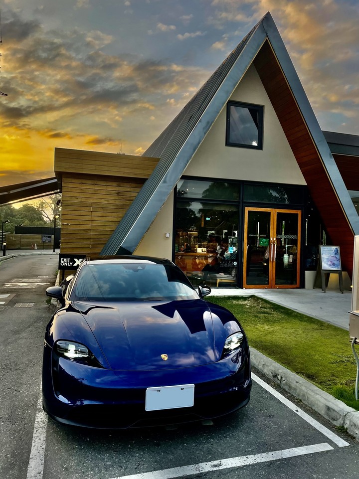 點我看大圖 【Taycan開箱】 538天的等待,純電Porsche Taycan 4S歸來