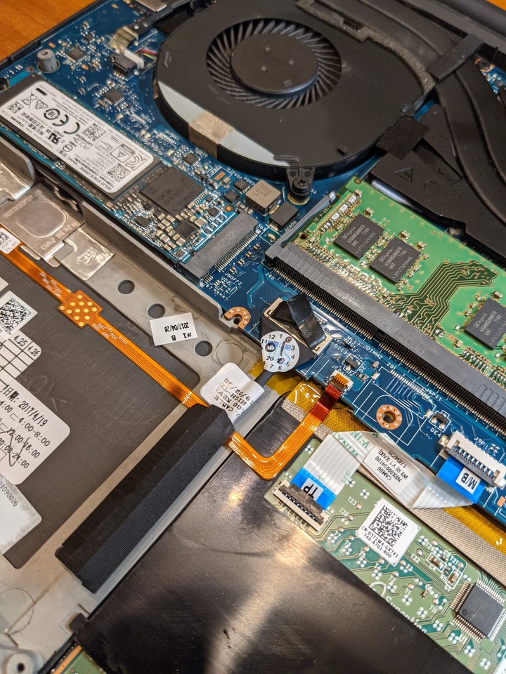 【又更新:過保自換電池+ 2nd HDD】 Dell XPS 15 9560 配 lenovo thunderbolt 3 dock