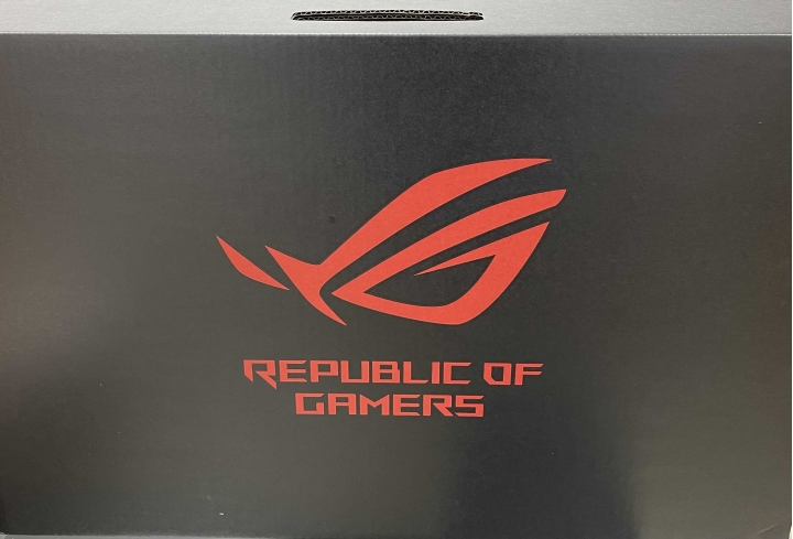 pchome 的 ROG Strix Scar 15 G533QS 到貨了