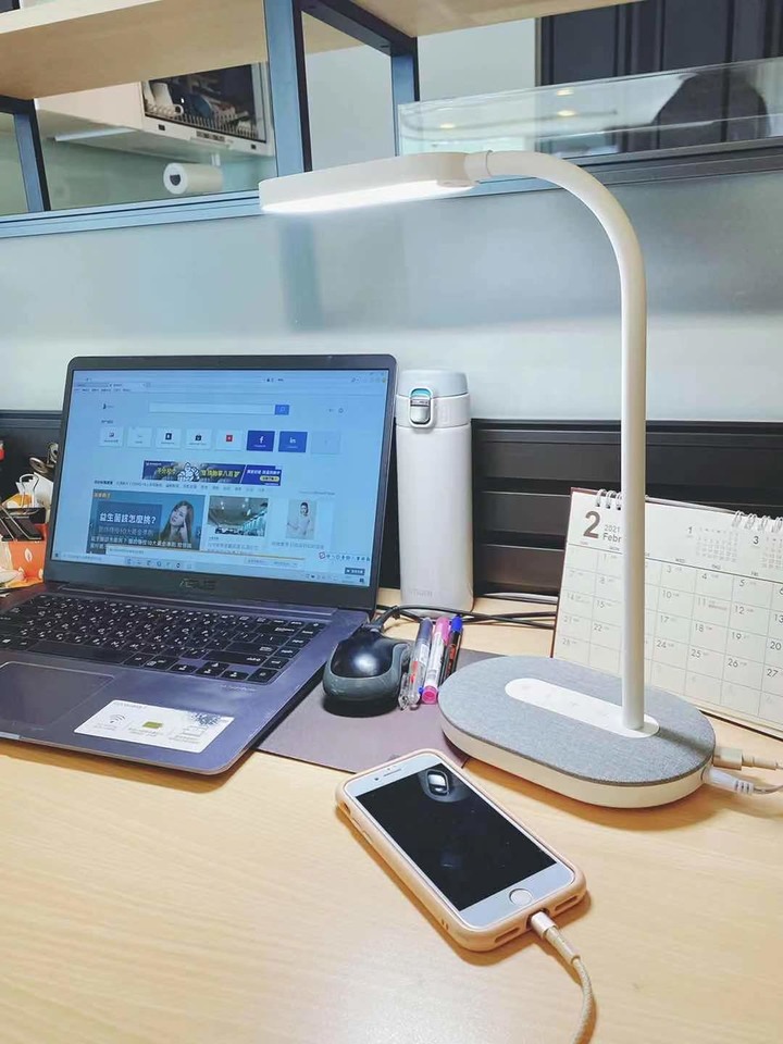 我的iPhone充電新選擇~ MAXIA LBT-200 智慧燈 超搭的!