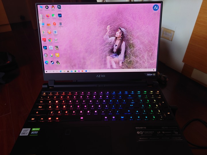 點我看大圖 Aero 15 OLED XC 超不專業開箱