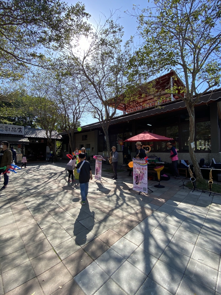 日月山景休閑農場～免入門票～小火車，大草皮，餵牛羊，親子同遊