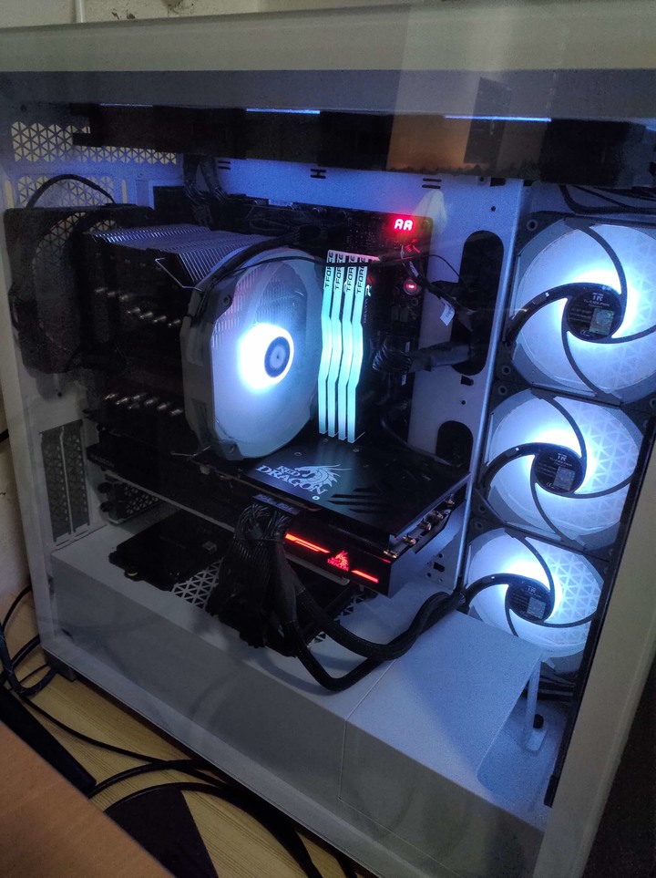 開箱 過年買新箱Corsair 海盜船5000D AIRFLOW