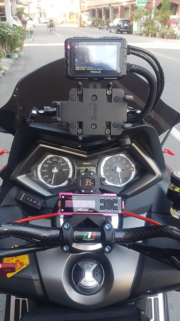 點我看大圖 飛樂 M98 主機防水行車紀錄器 開箱+ TMAX DIY拆裝分享 圖多慎入...