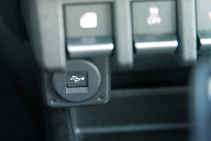 new Jimny JB74水泥灰開箱