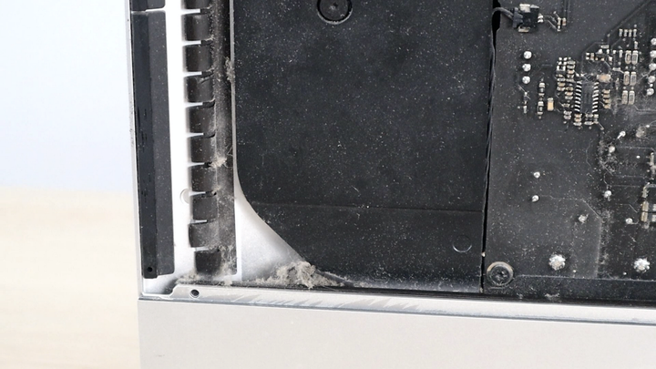 點我看大圖 拆 iMac 其實沒那麼難!除舊佈新,固態硬碟換新自己來。iMac 27 2012 改裝紀錄(二)