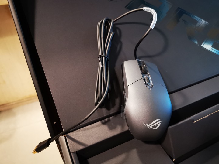 ROG Strix Scar 15 G533QS 簡易開箱