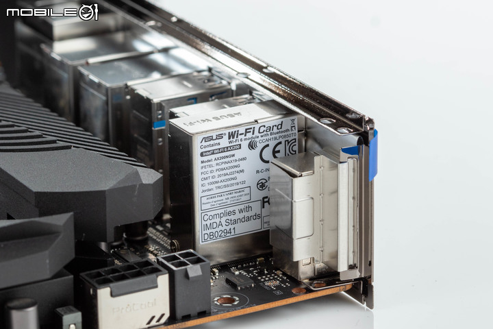 ROG X570 CROSSHAIR VIII Dark Hero 主機板實測 靜音低調的高效能 X570 平台選擇