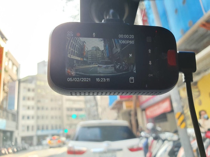 雙入手NEXTBASE A161行車紀錄器和雙USB車用充電器/車窗擊破器