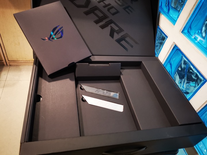 ROG Strix Scar 15 G533QS 簡易開箱