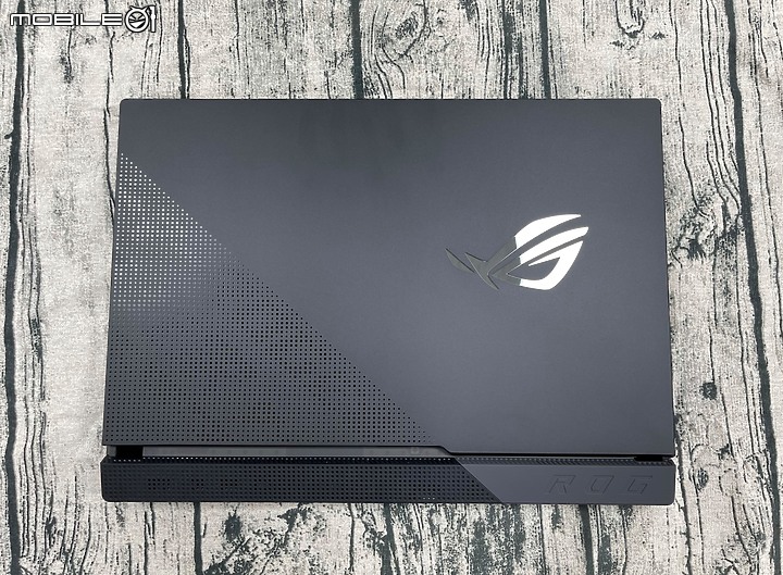 [開箱]ASUS ROG Strix Scar 15 G1533QS 簡單開箱及初步心得分享