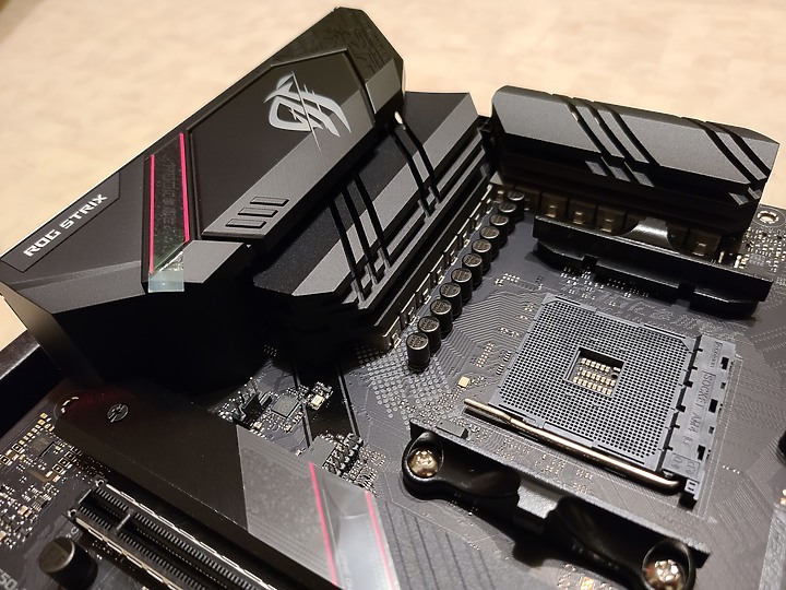 [開箱] ROG STRIX B550-E GAMING 能越級打怪的次旗艦主板