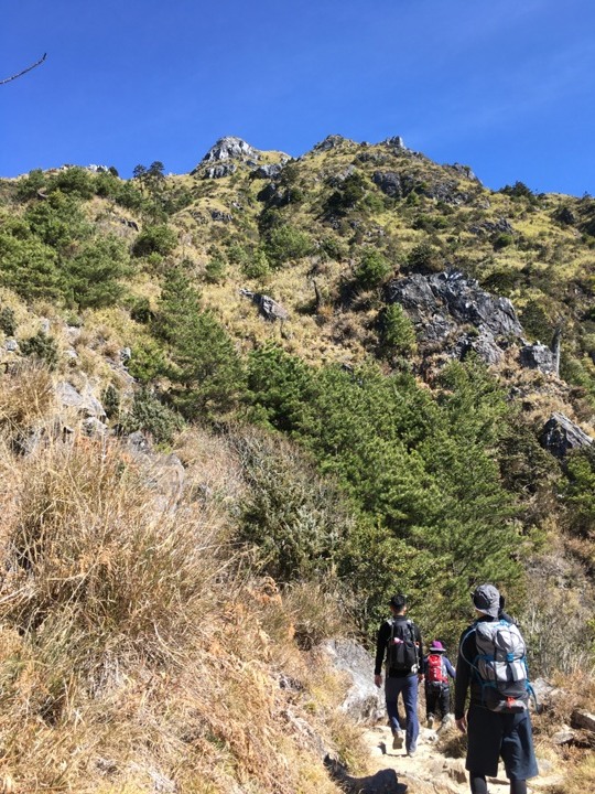 一輩子只「爬」一次的玉山前峰