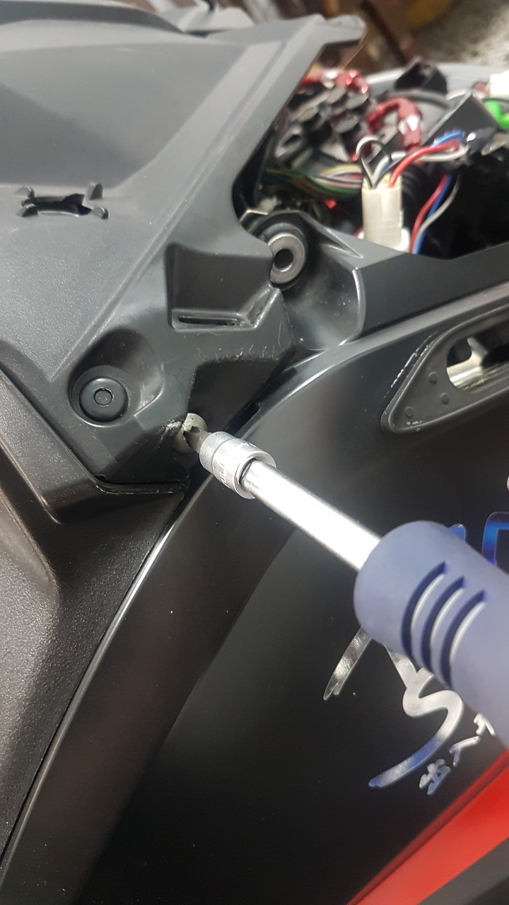 點我看大圖 飛樂 M98 主機防水行車紀錄器 開箱+ TMAX DIY拆裝分享 圖多慎入...